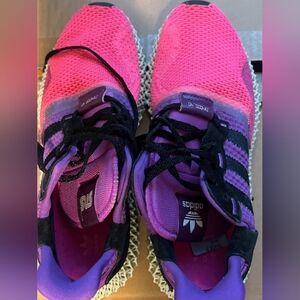 Sneakersnstuff X Adidas ZX4000 in the "Sunset" colorway